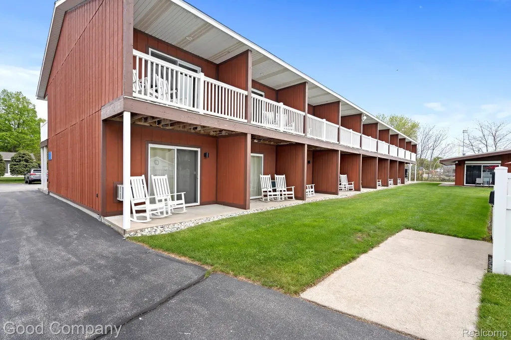 612 N Lakeshore Drive Ludington City MI 49431