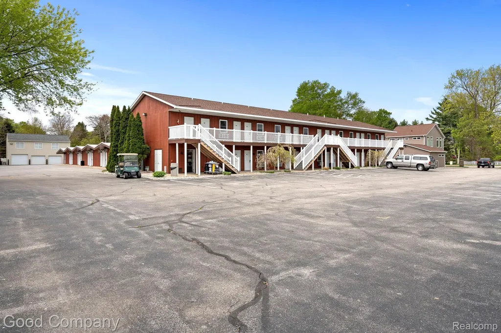 612 N Lakeshore Drive Ludington City MI 49431