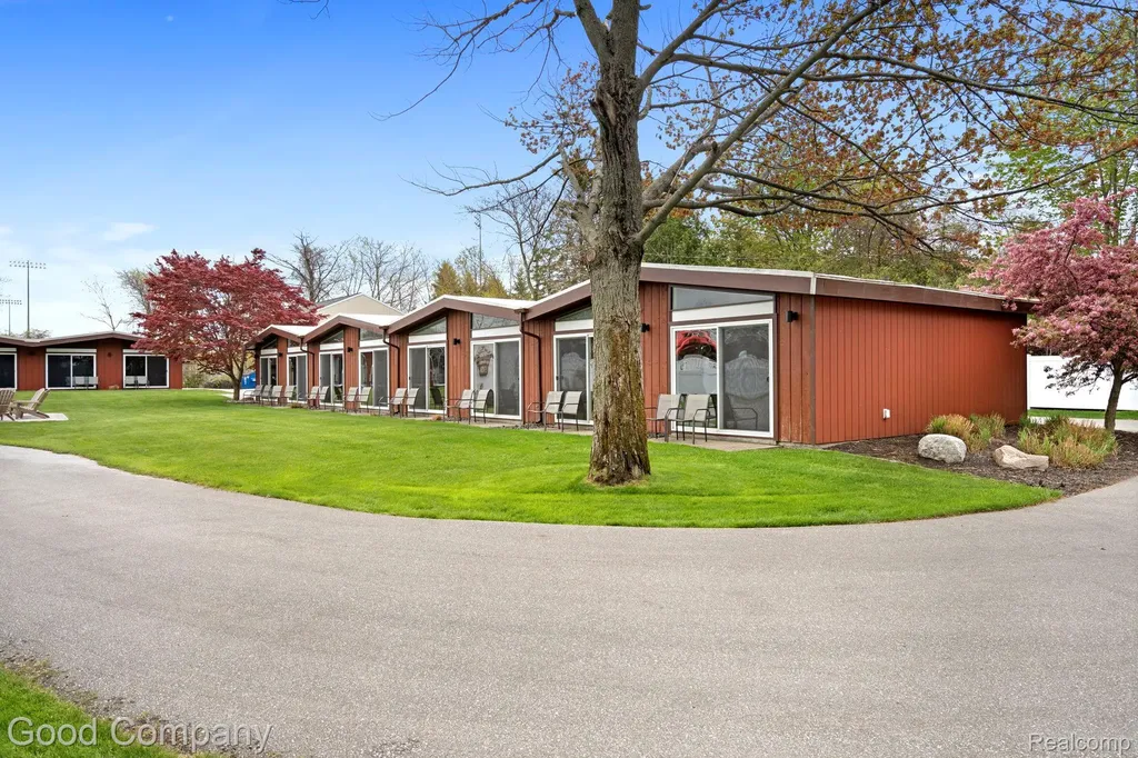 612 N Lakeshore Drive Ludington City MI 49431