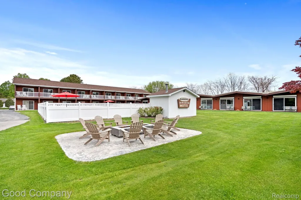 612 N Lakeshore Drive Ludington City MI 49431