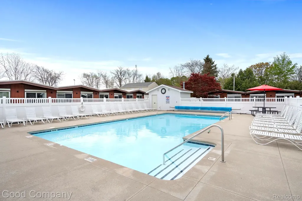 612 N Lakeshore Drive Ludington City MI 49431