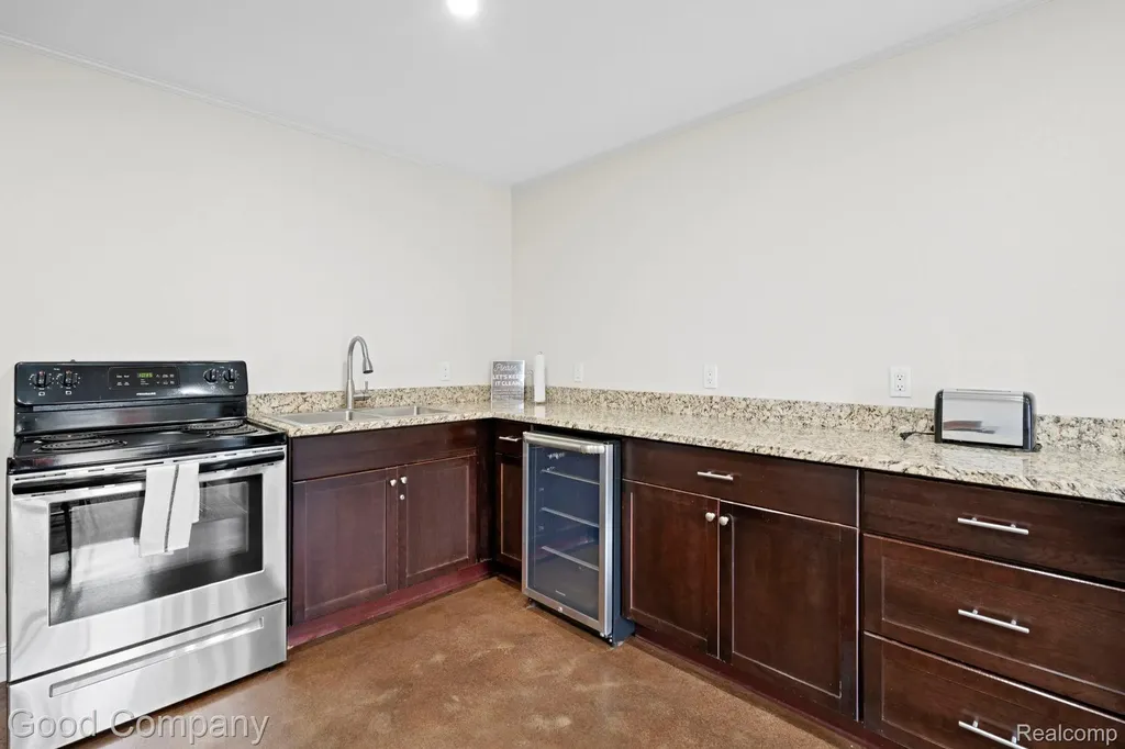 612 N Lakeshore Drive Ludington City MI 49431