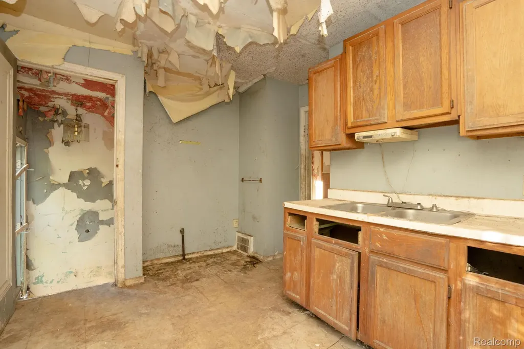 15693 Liberal Street Detroit City MI 48205
