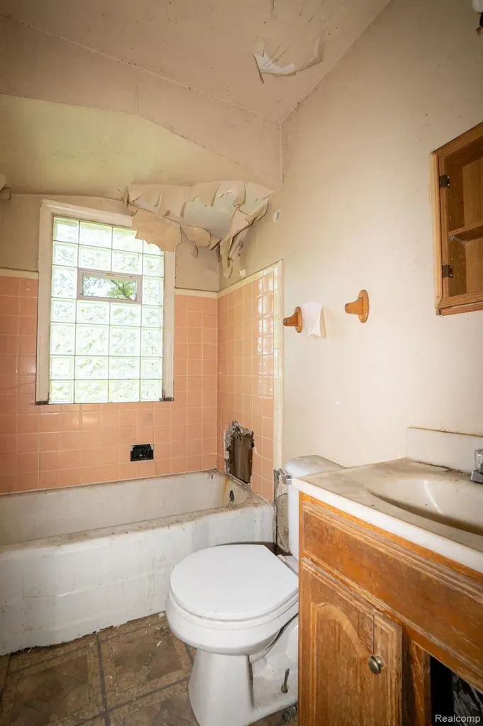 15693 Liberal Street Detroit City MI 48205