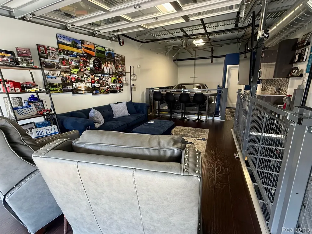 50 Pit Lane Pontiac City MI 48341