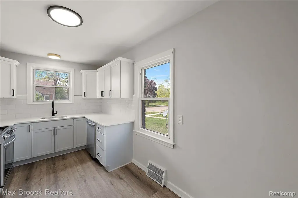 21392 Bethlawn Boulevard Royal Oak Charter Township MI 48220