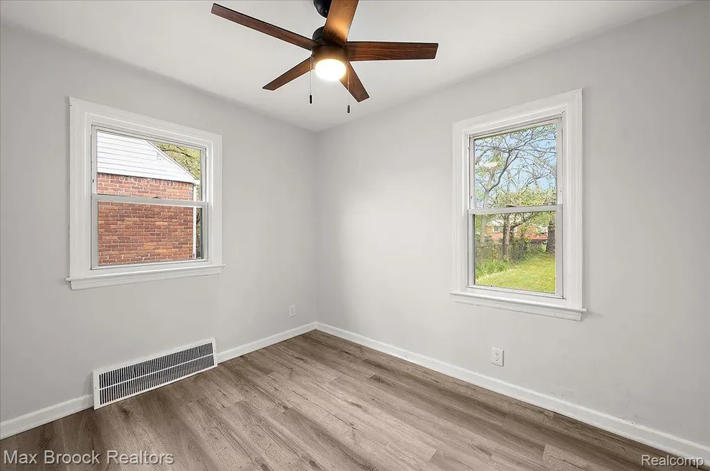 21392 Bethlawn Boulevard Royal Oak Charter Township MI 48220