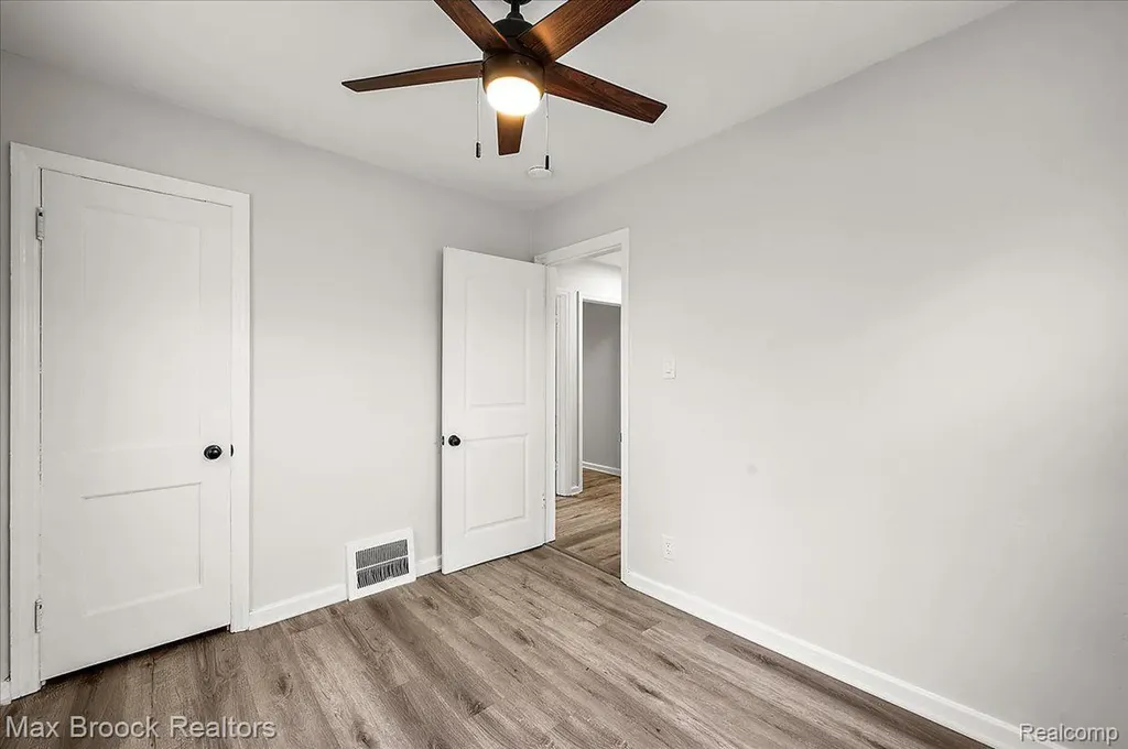 21392 Bethlawn Boulevard Royal Oak Charter Township MI 48220