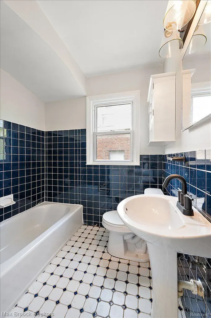 21392 Bethlawn Boulevard Royal Oak Charter Township MI 48220