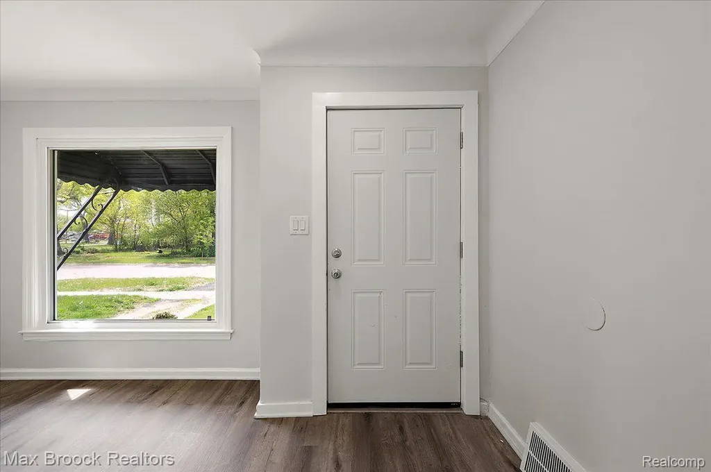 21392 Bethlawn Boulevard Royal Oak Charter Township MI 48220