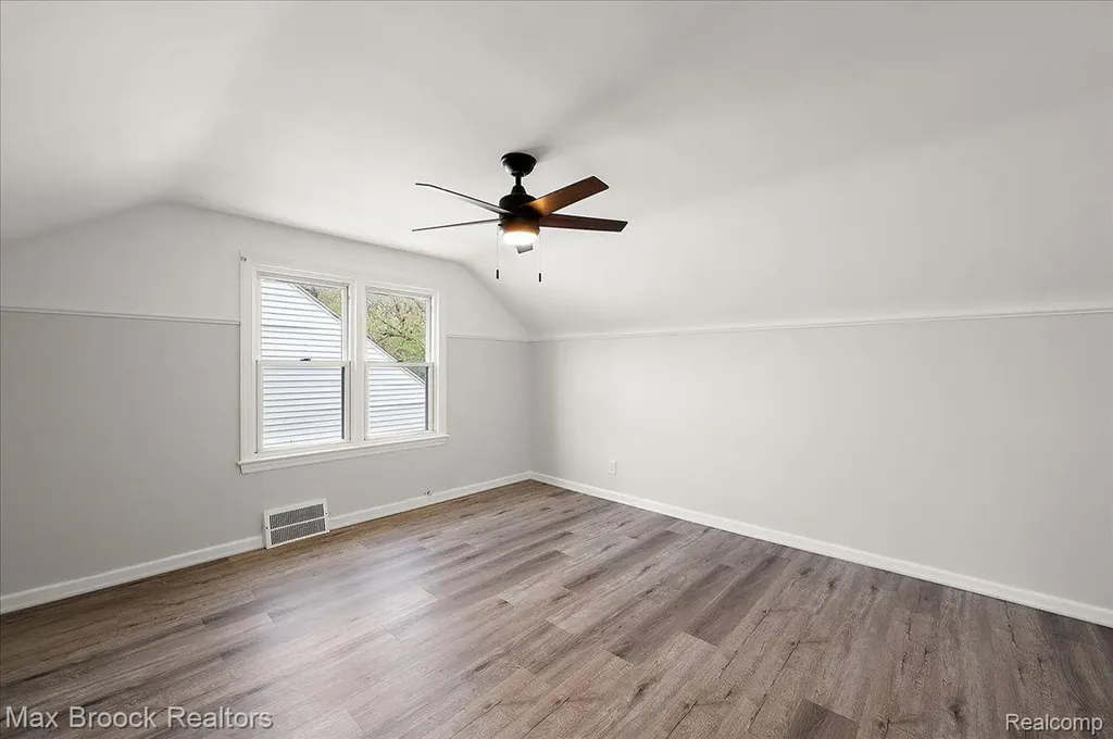 21392 Bethlawn Boulevard Royal Oak Charter Township MI 48220