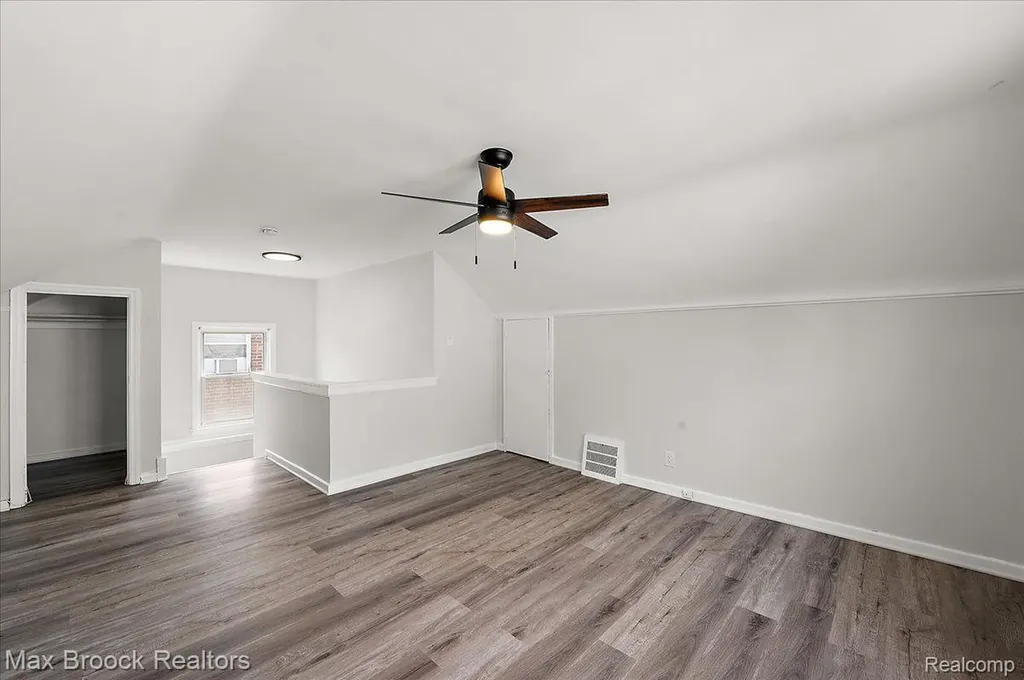 21392 Bethlawn Boulevard Royal Oak Charter Township MI 48220