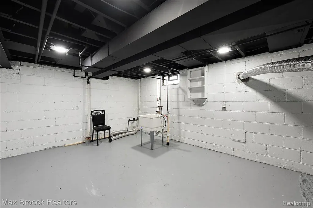 21392 Bethlawn Boulevard Royal Oak Charter Township MI 48220