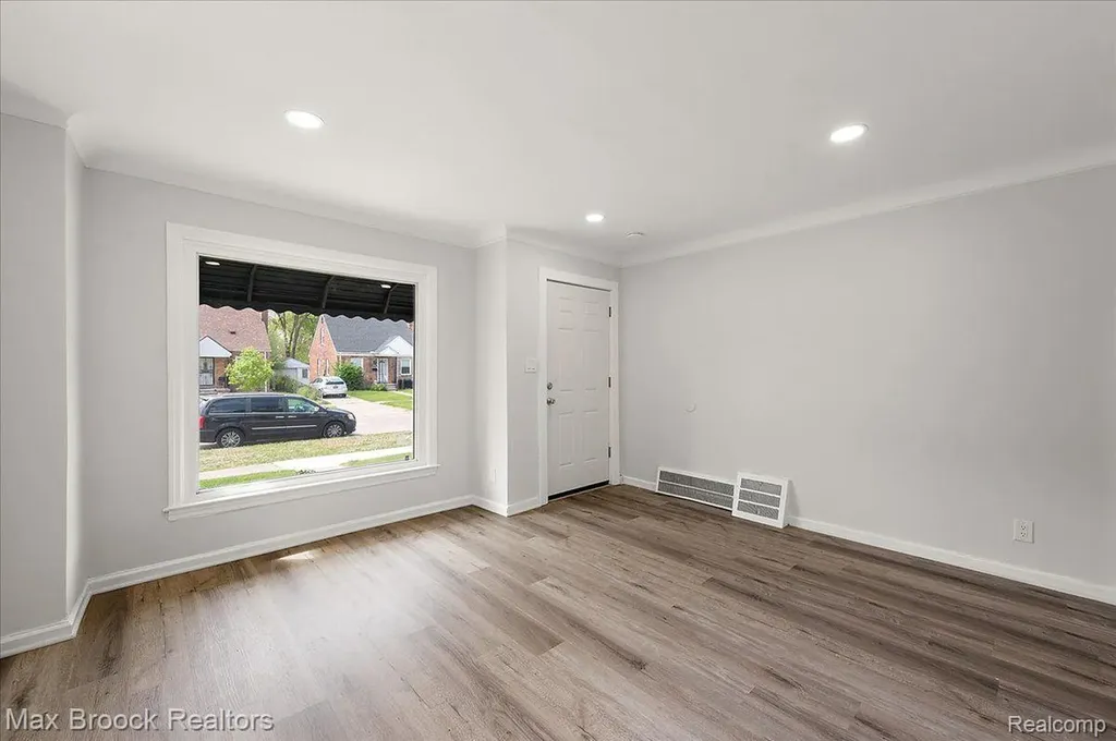 21392 Bethlawn Boulevard Royal Oak Charter Township MI 48220