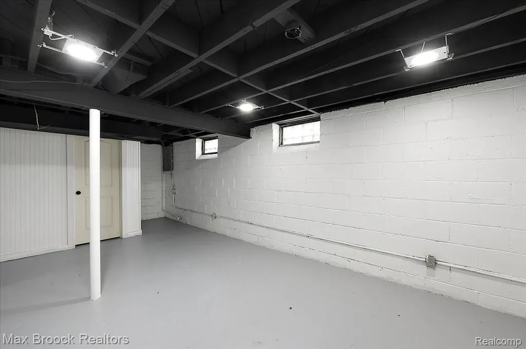 21392 Bethlawn Boulevard Royal Oak Charter Township MI 48220