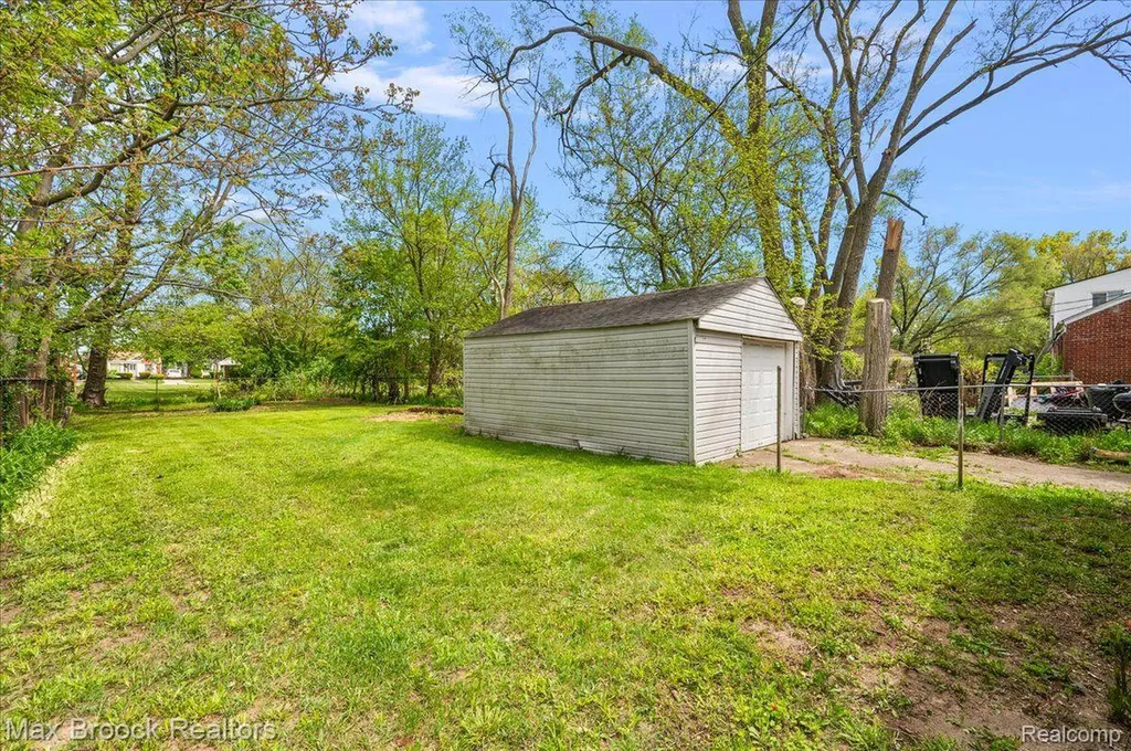 21392 Bethlawn Boulevard Royal Oak Charter Township MI 48220