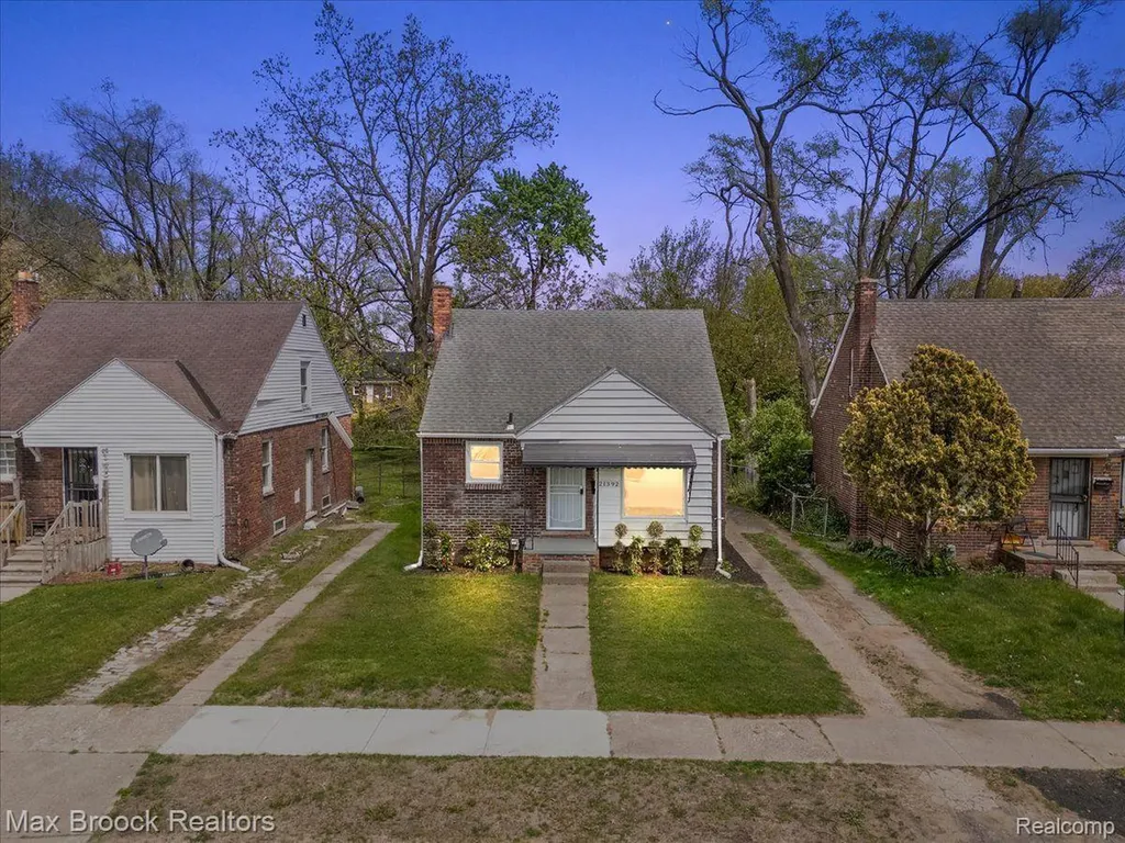 21392 Bethlawn Boulevard Royal Oak Charter Township MI 48220