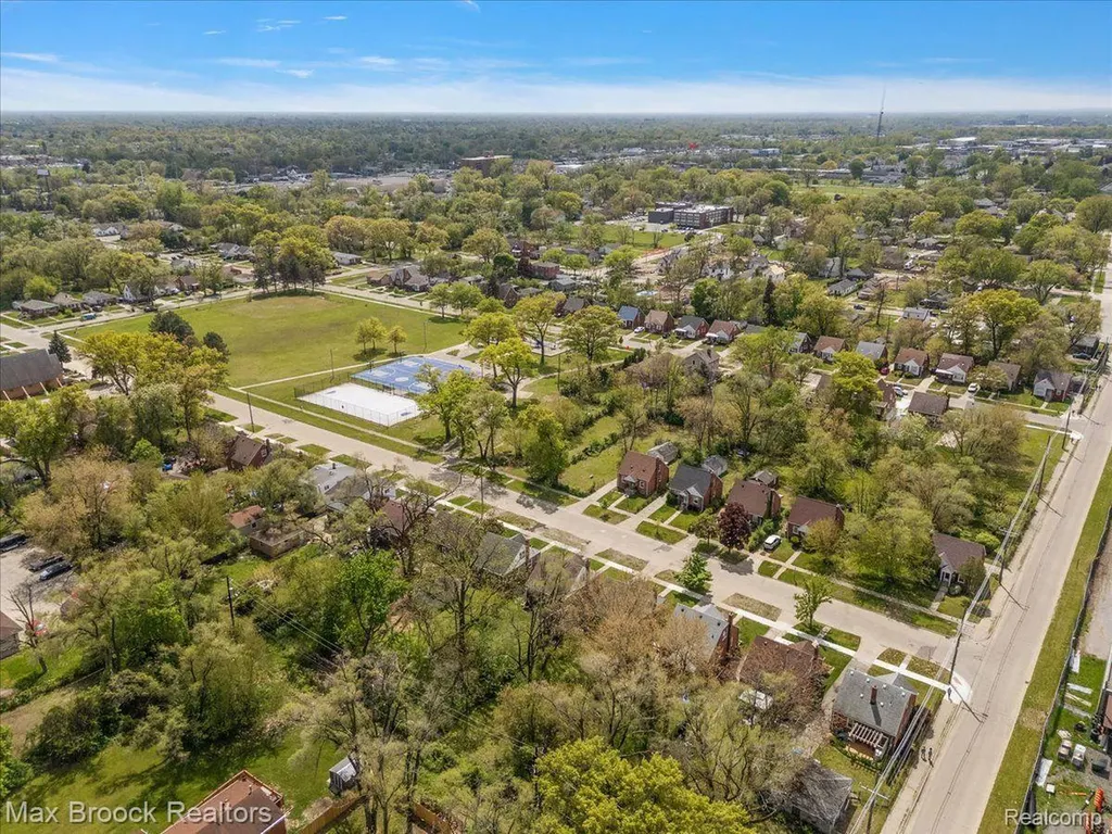 21392 Bethlawn Boulevard Royal Oak Charter Township MI 48220