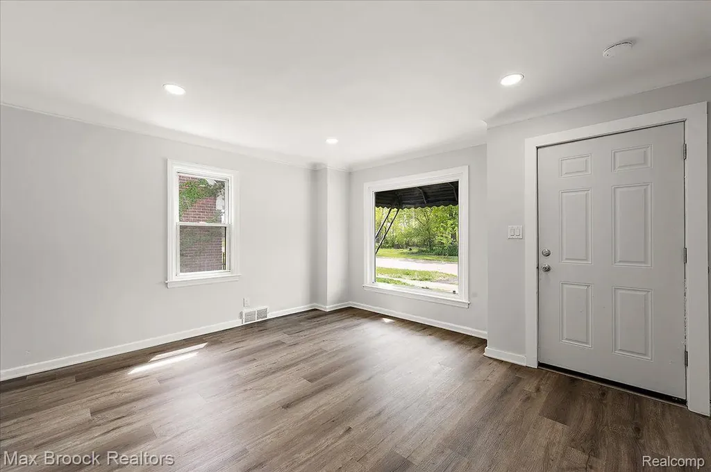 21392 Bethlawn Boulevard Royal Oak Charter Township MI 48220