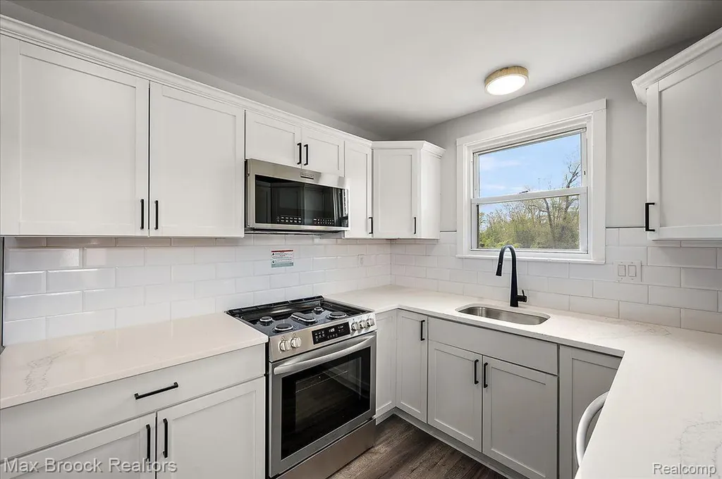21392 Bethlawn Boulevard Royal Oak Charter Township MI 48220