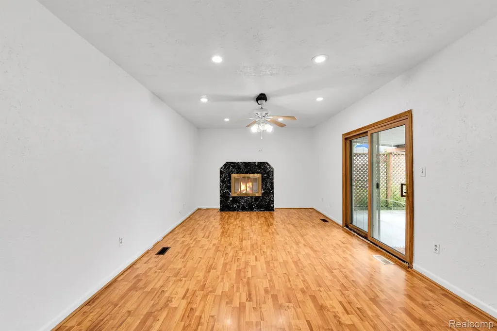 33735 Kennedy Drive Sterling Heights City MI 48310