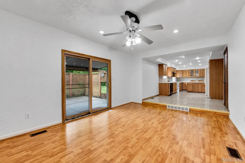 33735 Kennedy Drive Sterling Heights City MI 48310