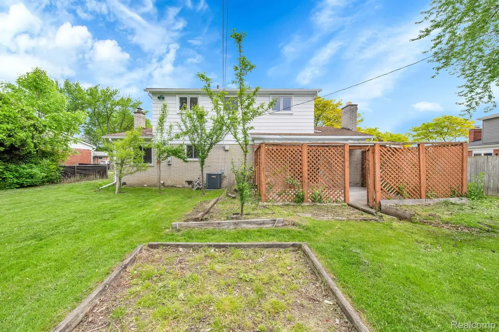 33735 Kennedy Drive Sterling Heights City MI 48310