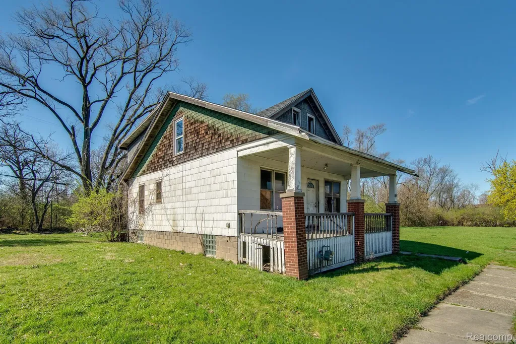 985 Fernhill Street Detroit City MI 48203