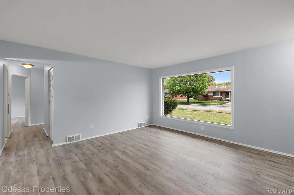 32038 Pembroke Street Livonia City MI 48152