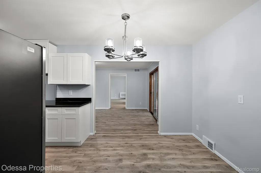 32038 Pembroke Street Livonia City MI 48152