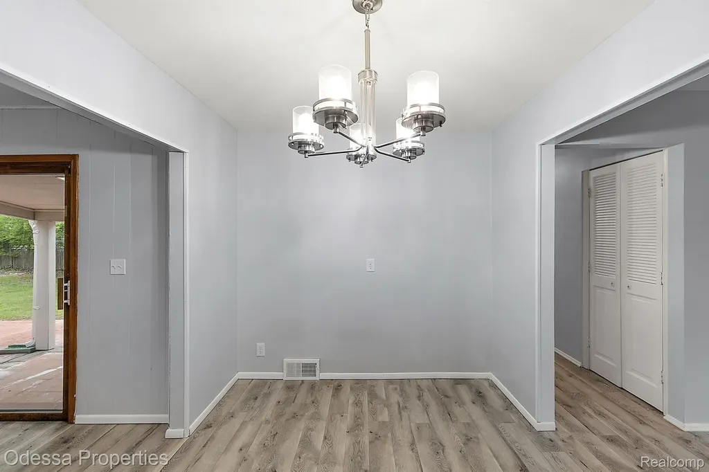 32038 Pembroke Street Livonia City MI 48152