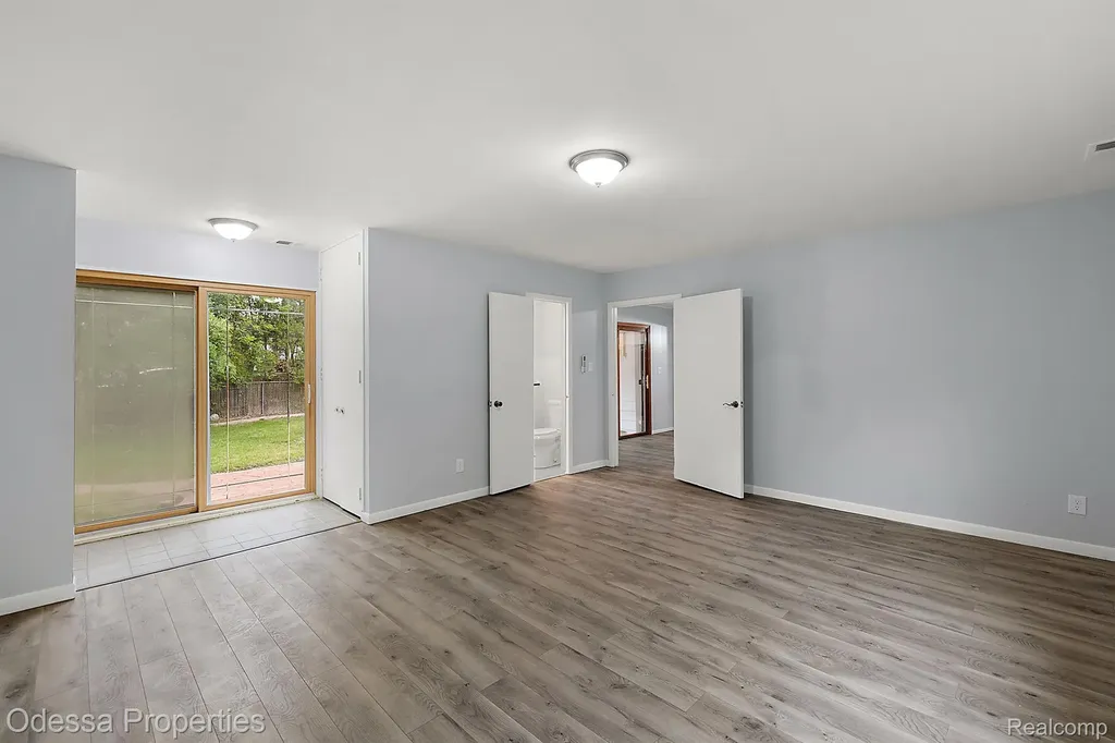 32038 Pembroke Street Livonia City MI 48152