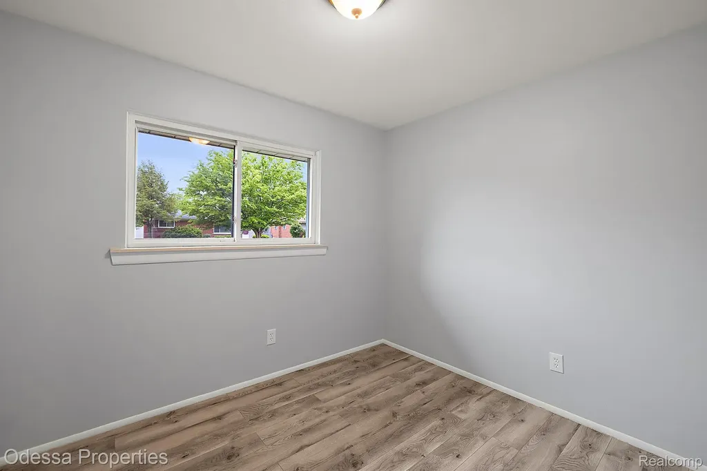 32038 Pembroke Street Livonia City MI 48152