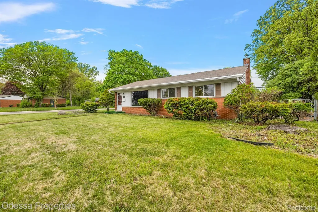 32038 Pembroke Street Livonia City MI 48152