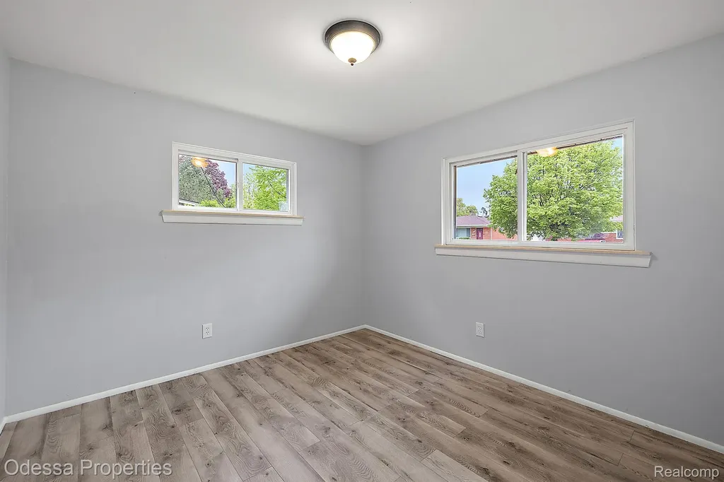 32038 Pembroke Street Livonia City MI 48152