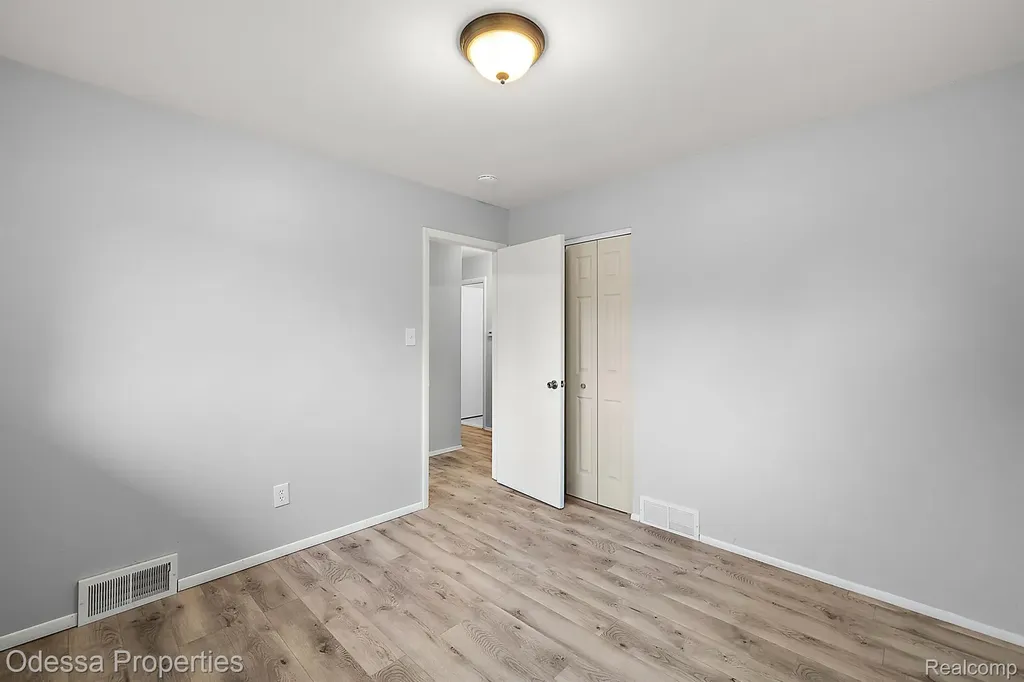 32038 Pembroke Street Livonia City MI 48152