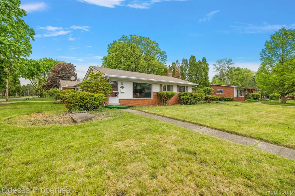 32038 Pembroke Street Livonia City MI 48152