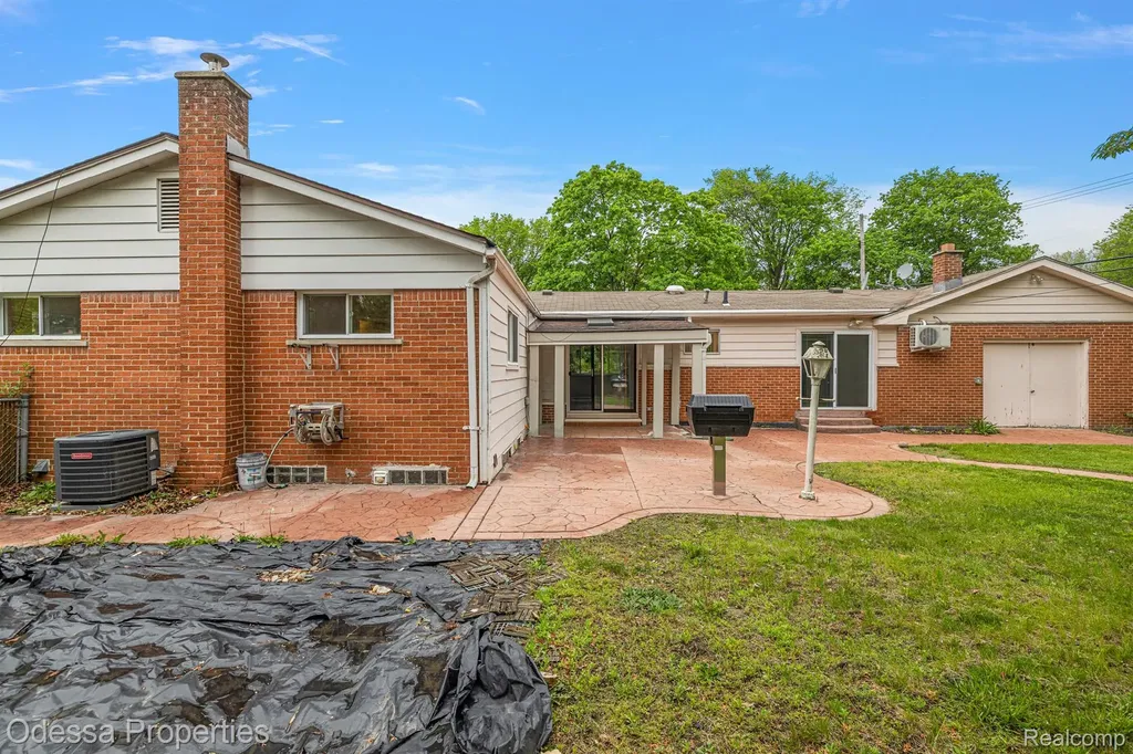 32038 Pembroke Street Livonia City MI 48152