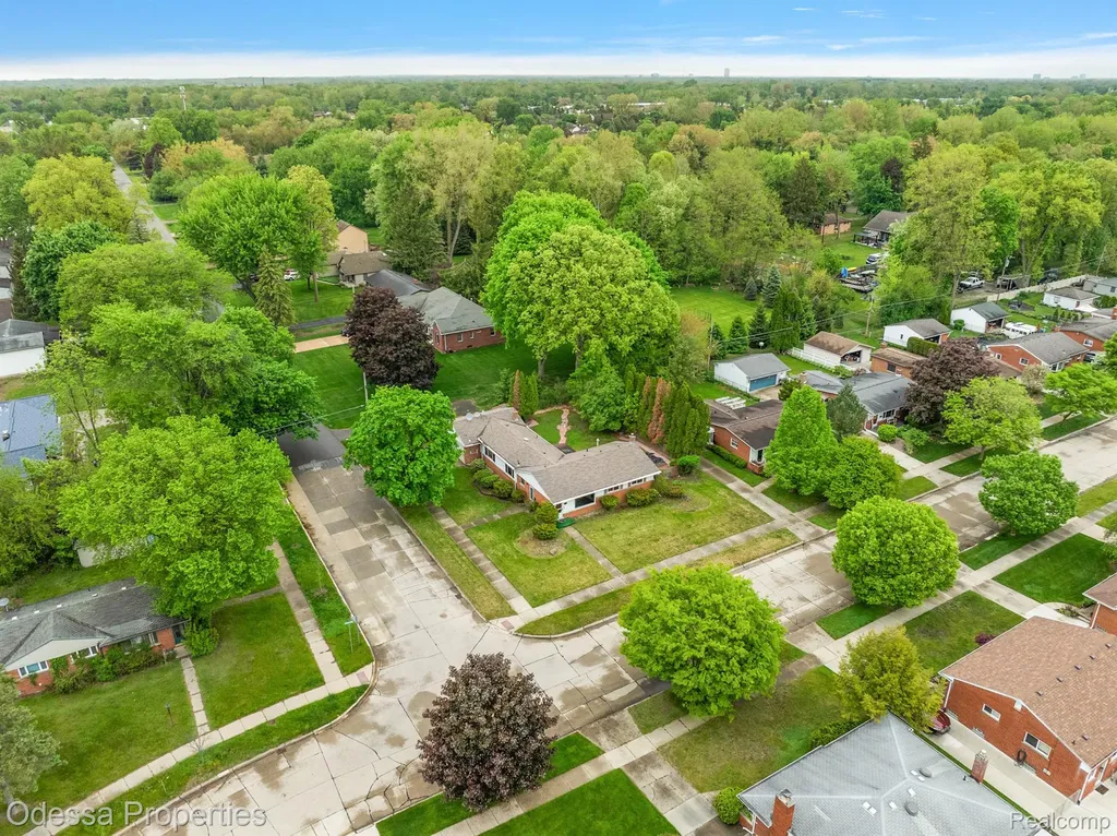 32038 Pembroke Street Livonia City MI 48152