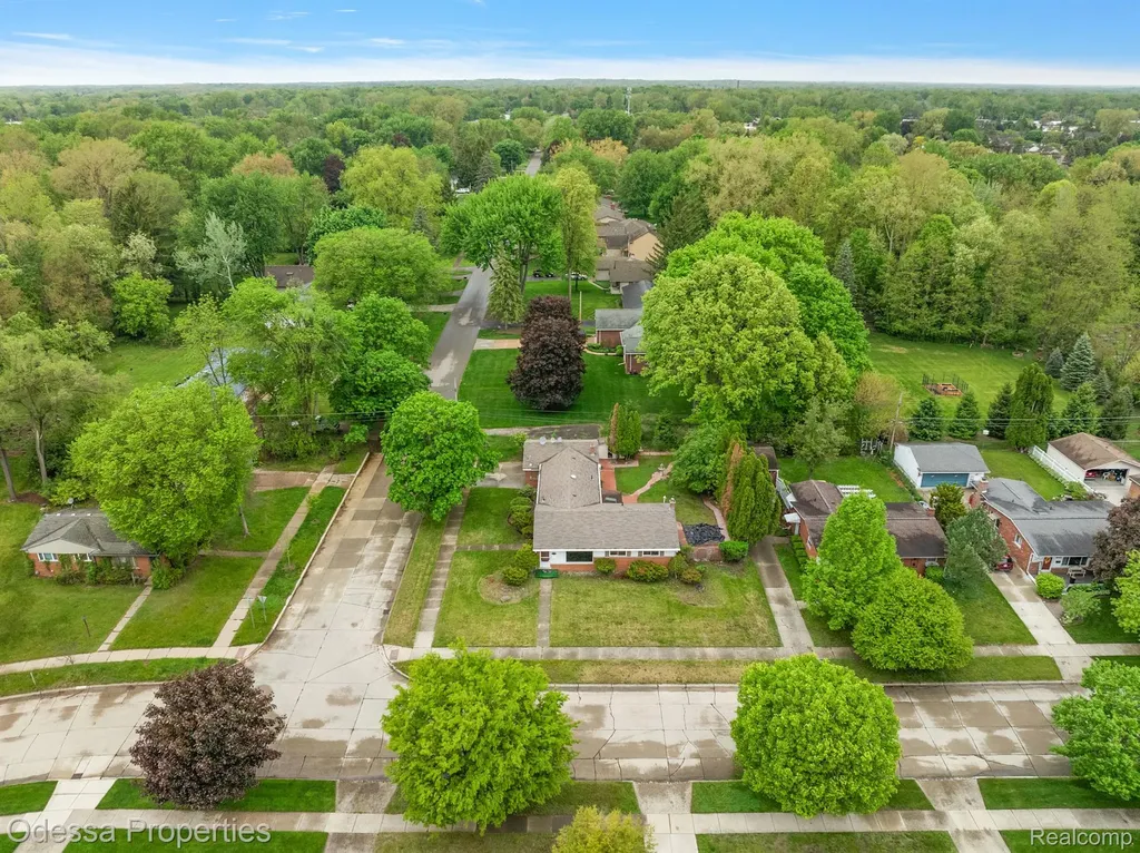 32038 Pembroke Street Livonia City MI 48152