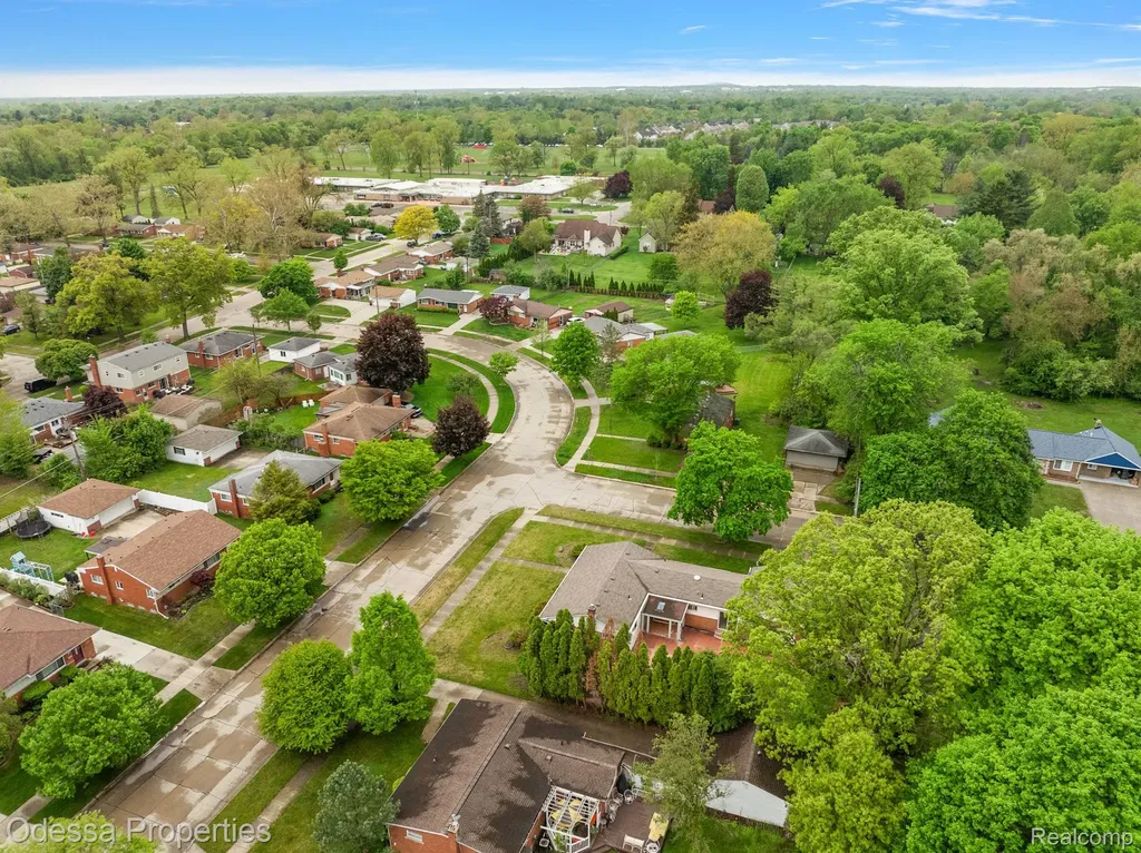 32038 Pembroke Street Livonia City MI 48152