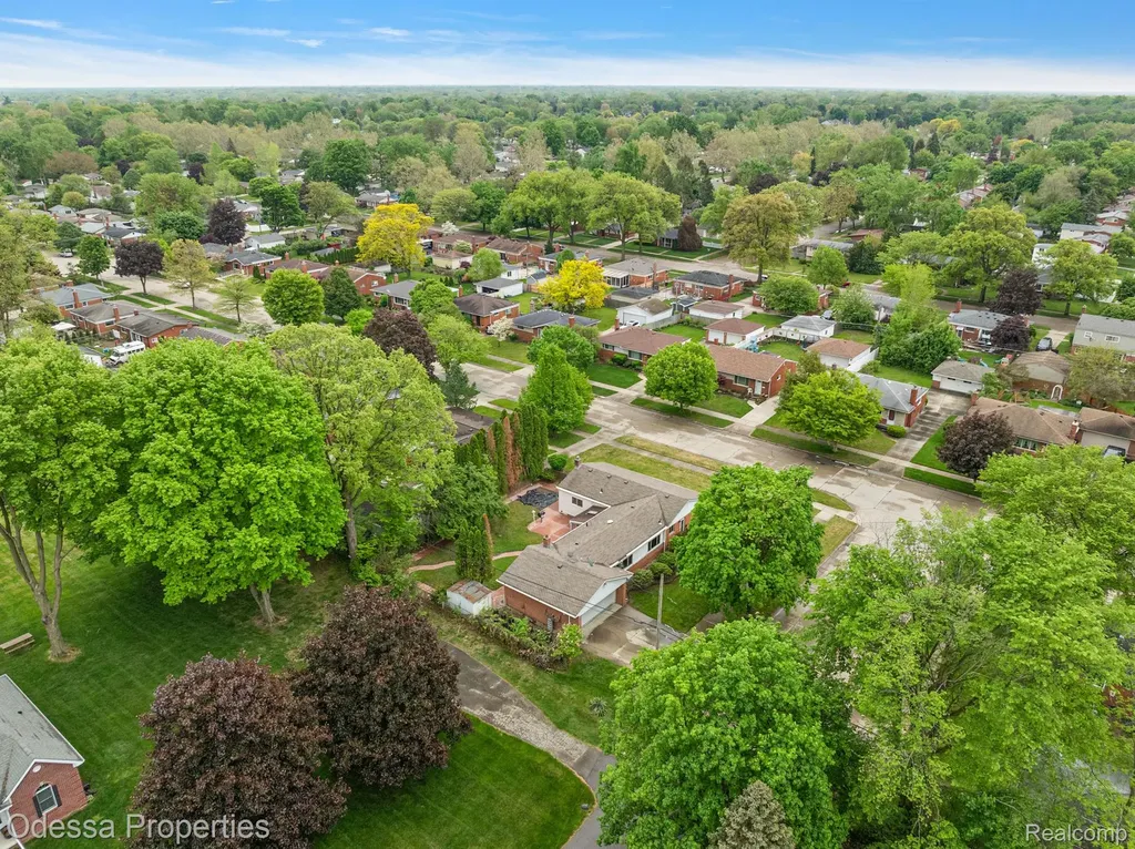 32038 Pembroke Street Livonia City MI 48152
