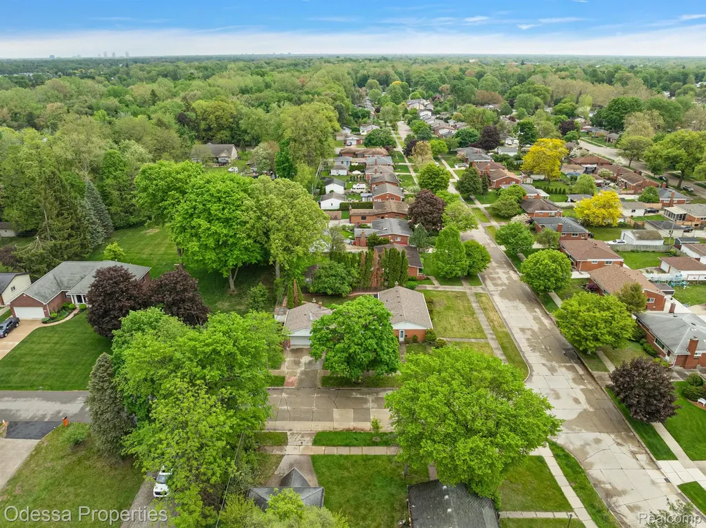 32038 Pembroke Street Livonia City MI 48152