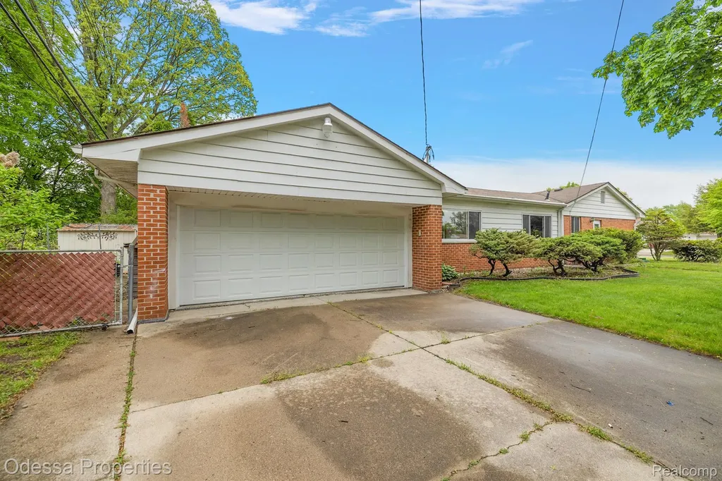 32038 Pembroke Street Livonia City MI 48152