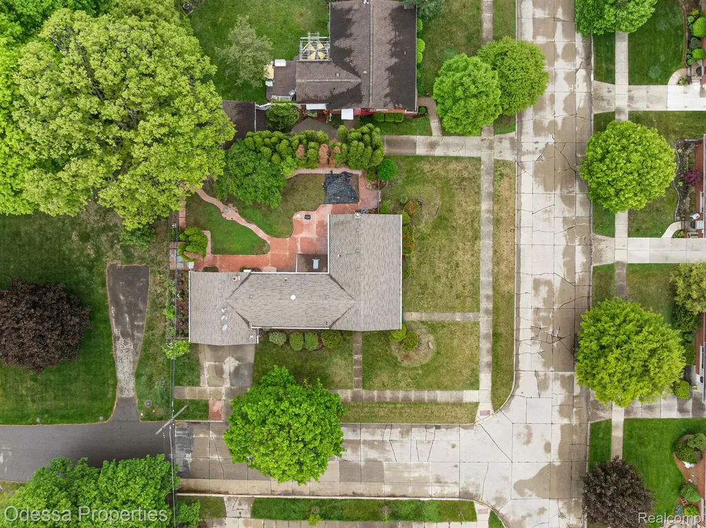 32038 Pembroke Street Livonia City MI 48152