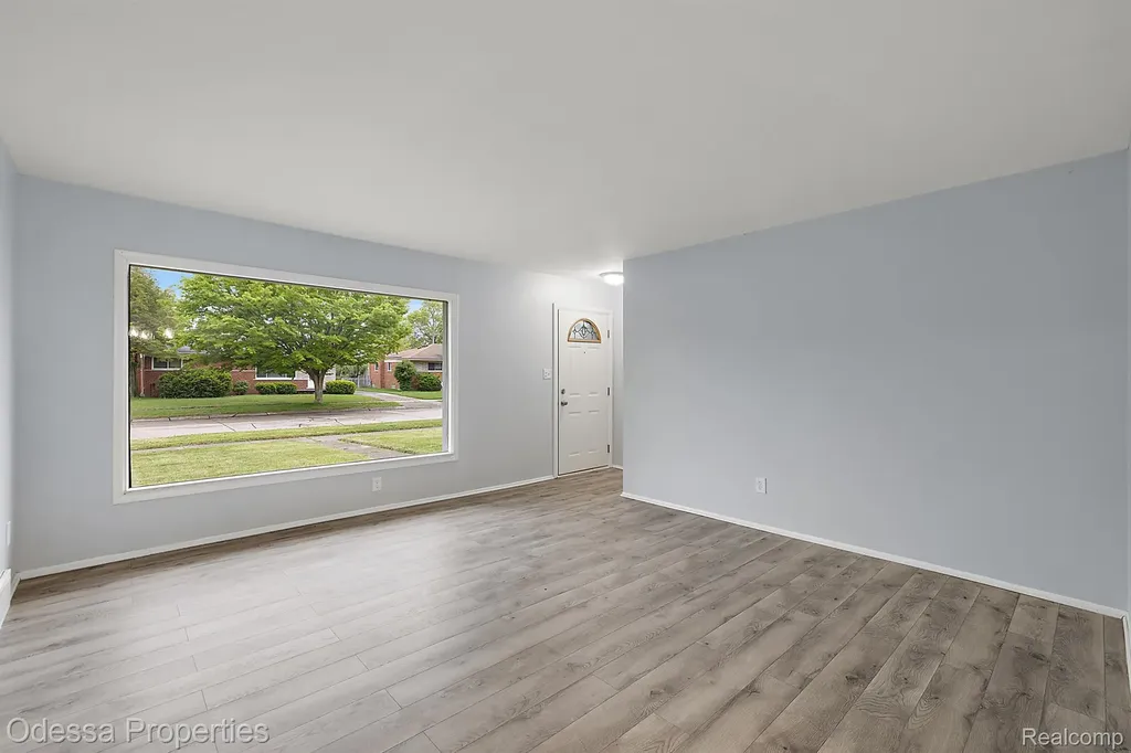 32038 Pembroke Street Livonia City MI 48152