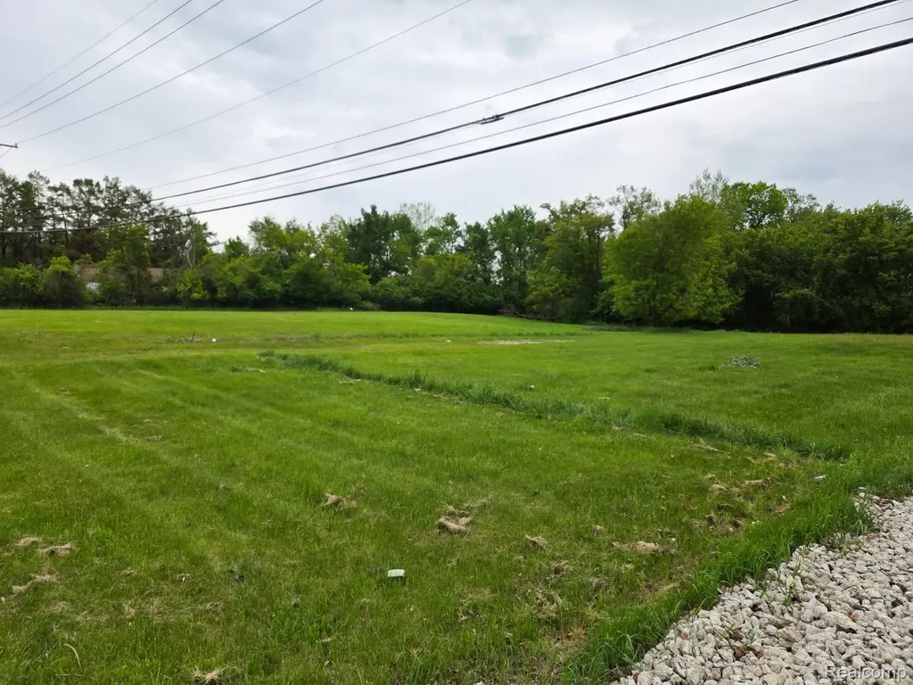7585 Pontiac Trail West Bloomfield Charter Township MI 48323