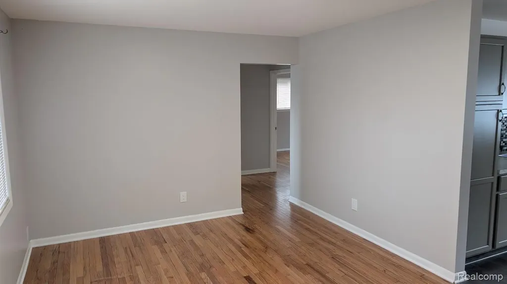 11657 Engleman Road Warren City MI 48089