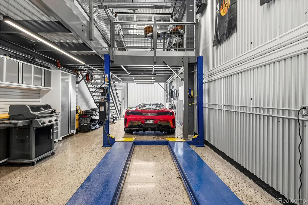 48 Pit Lane Pontiac City MI 48341