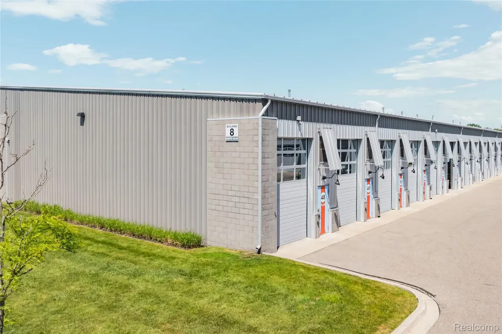 48 Pit Lane Pontiac City MI 48341